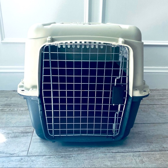 hard case pet carrier